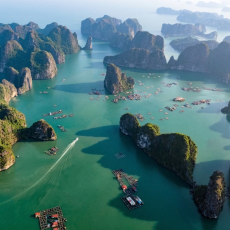 Explora los tesoros ocultos de la bahía de HaLong: pueblos flotantes y tradiciones atemporales